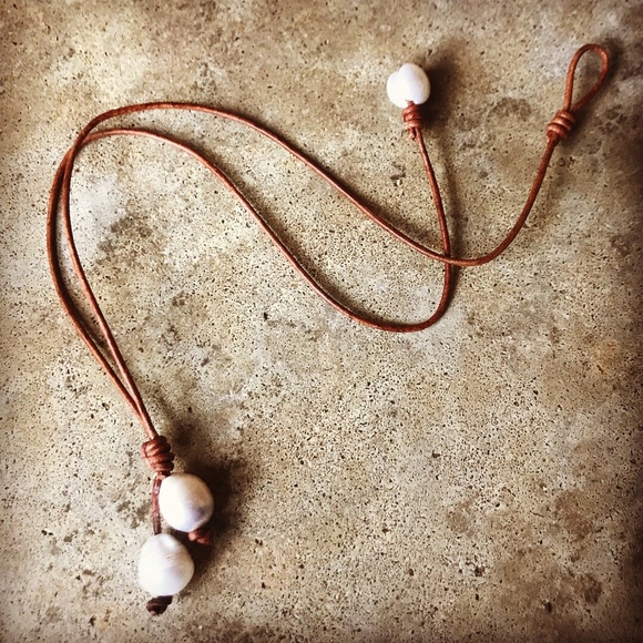NEW Leather Pearl Pendant Minimalist Necklace - Picture 3 of 8